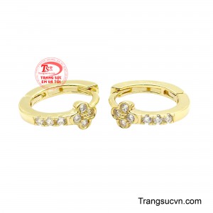 Giúp tôn lên nét duyên dáng và nữ tính của người đeo. 