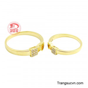 Nhẫn Cưới Hạnh Phúc Trọn Đời là biểu tượng đẹp đẽ của tình yêu bền vững và lời hứa gắn bó theo năm tháng. 