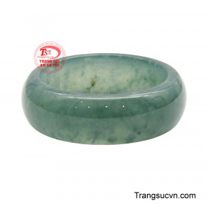 Tên gọi Lam Ngọc Phú Quý gửi gắm ý nghĩa về tài lộc, thịnh vượng và cuộc sống sung túc. 