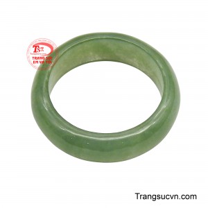 Trong văn hóa phương Đông, ngọc quý từ lâu đã được xem là biểu tượng của đức hạnh, may mắn và phúc lộc.