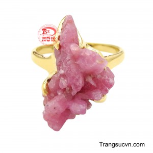 Thiết kế nhẫn mềm mại, ôm trọn ngón tay, mang lại cảm giác thoải mái khi đeo hằng ngày.