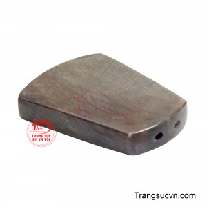 Phong cách tối giản giúp mặt dây dễ dàng kết hợp với nhiều loại dây đeo, phù hợp cho cả nam và nữ trong nhiều hoàn cảnh khác nhau.