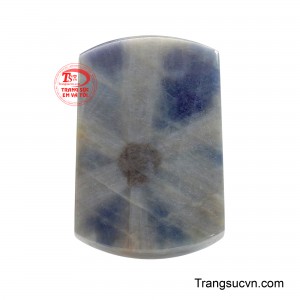 Mặt Vô Sự Bài Vượng Khí mang vẻ đẹp thanh lịch với thiết kế bài vô sự tối giản.