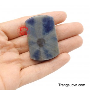 Đây là món trang sức mang thông điệp về sự phát triển bền vững, giúp người đeo luôn tự tin, vững vàng và hướng đến thành công trong công việc cũng như cuộc sống.