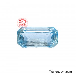 Bên trong vẫn lưu giữ các tinh thể và bao thể thiên nhiên – nét đặc trưng tạo nên giá trị độc bản của mỗi viên Aquamarine. 