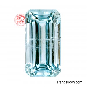 Viên Aquamarine Chiêu Tài mang vẻ đẹp trong trẻo, sang trọng và đầy cuốn hút.