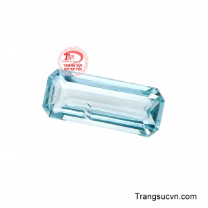Sắc xanh dịu mát của Aquamarine gợi lên hình ảnh đại dương yên bình, biểu tượng của sự điềm tĩnh, trí tuệ và bản lĩnh. 