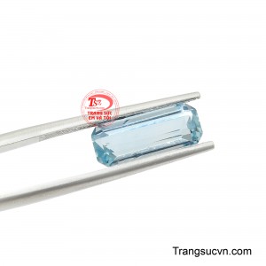 Viên Aquamarine Khí Chất Mang sắc xanh biển thanh khiết cùng kiểu cắt Emerald Cut thanh lịch