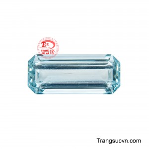 Bên trong vẫn lưu giữ các tinh thể và bao thể tự nhiên, minh chứng cho vẻ đẹp nguyên bản mà thiên nhiên đã kiến tạo qua hàng triệu năm. 