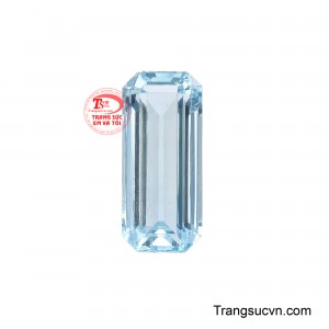 Viên Aquamarine Phúc Khí mang vẻ đẹp tinh khiết và sang trọng.