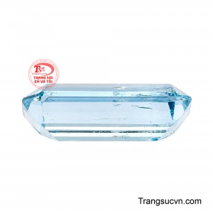 Viên Aquamarine Phúc Khí là sự kết hợp hài hòa giữa vẻ đẹp thuần khiết của thiên nhiên và ý nghĩa tốt đẹp về phúc lành.