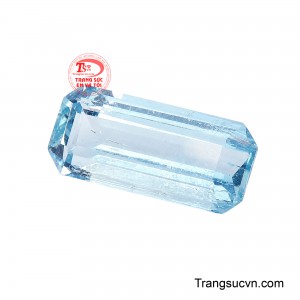 Sắc xanh trong trẻo như mặt biển yên bình mang đến cảm giác thư thái, đồng thời tượng trưng cho sự an nhiên, hạnh phúc và những điều cát lành.