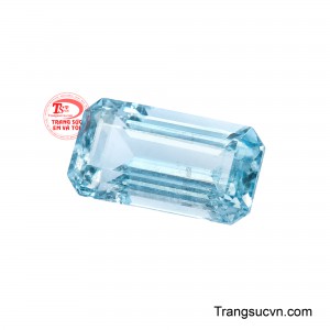 Những giác cắt được hoàn thiện tỉ mỉ giúp ánh sáng phản chiếu mềm mại, làm nổi bật độ trong tự nhiên và chiều sâu của viên đá. 