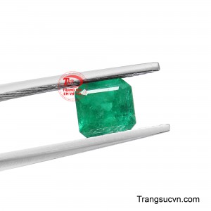 Đây không chỉ là một viên đá quý thiên nhiên giàu giá trị thẩm mỹ, mà còn là biểu tượng của sự vững tâm, may mắn và niềm tin vào những điều tốt đẹp sẽ luôn đồng hành trên mỗi chặng đường.