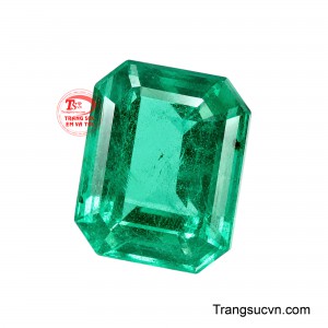 Những góc cắt mềm mại không chỉ tạo nên sự cân đối cho tổng thể mà còn giúp viên đá phản chiếu ánh sáng tinh tế.