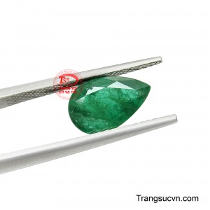 Viên Emerald Kim Phúc không chỉ là một viên đá quý thiên nhiên mà còn là biểu tượng của sự khởi sắc