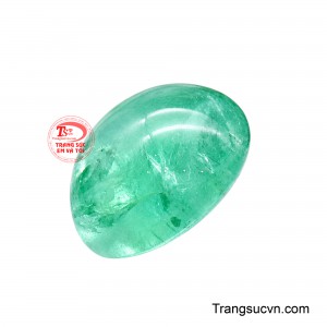 Bên trong viên Emerald là những tinh thể và bao thể tự nhiên được lưu giữ nguyên vẹn.