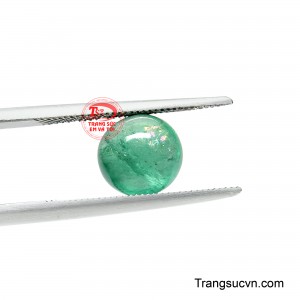 Dù được chế tác thành nhẫn, mặt dây chuyền hay một thiết kế trang sức độc bản, viên đá vẫn tỏa sáng với khí chất thanh lịch, góp phần tôn vinh phong cách và lưu giữ những giá trị quý báu theo thời gian.
