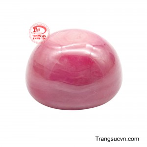 Viên Ruby Phúc Khí là biểu tượng của nguồn năng lượng tích cực và những điều tốt lành. 