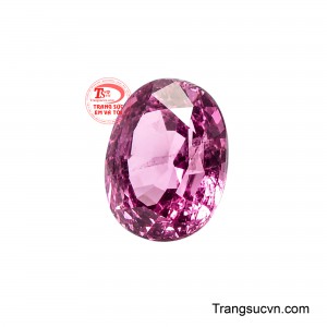 Với những người tin vào năng lượng đá quý, Spinel còn được xem như một lá bùa hộ mệnh.