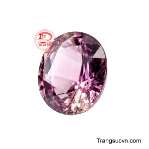 Viên Spinel Hưng Thịnh mang vẻ đẹp hài hòa giữa sự thanh lịch và nét sang trọng đầy cuốn hút.