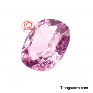 Viên Spinel Khí Chất chinh phục ánh nhìn bằng sự thanh lịch và nét quý phái tự nhiên. 