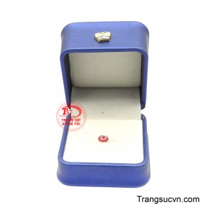 Sắc hồng còn gợi nhắc đến tình yêu, sự chân thành và niềm vui trong cuộc sống, như một lời chúc về những điều tốt đẹp luôn đồng hành cùng chủ nhân.