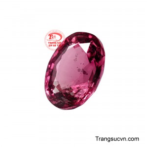 Sự hòa quyện giữa ánh hồng dịu dàng và gam nâu tinh tế tạo nên một sắc màu hiếm gặp, vừa thanh lịch vừa cuốn hút, giúp viên đá tỏa sáng với nét đẹp riêng biệt trong từng tia sáng.