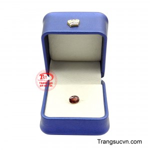 Không chỉ tôn vinh phong cách của người sở hữu, viên đá còn gửi gắm lời chúc về một hành trình sung túc, phát đạt và luôn đón nhận nhiều điều cát lành.