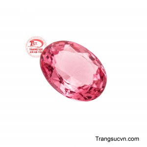 Không chỉ sở hữu giá trị thẩm mỹ, Spinel còn được nhiều người yêu đá quý tin rằng mang đến nguồn vượng khí, tiếp thêm sự tự tin, khơi dậy tinh thần lạc quan và thu hút những cơ hội tốt đẹp trong cuộc sống.