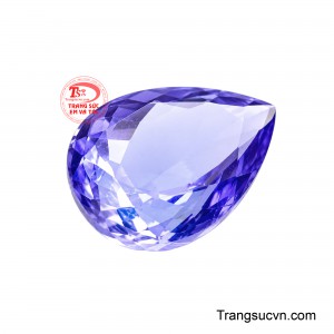 Sự chuyển sắc tinh tế giữa xanh lam và tím dưới từng góc sáng tạo nên chiều sâu quyến rũ, giúp viên đá trở nên sống động và đẳng cấp. 