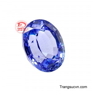 Với màu sắc thanh lịch và giá trị sưu tầm cao, Viên Tanzanit Hộ Mệnh Oval là lựa chọn lý tưởng để chế tác nhẫn, mặt dây chuyền hoặc lưu giữ như một viên đá quý mang ý nghĩa may mắn, bình an và thịnh vượng.