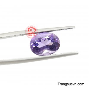 Thiết kế oval không chỉ tạo cảm giác cân đối, sang trọng mà còn mang đến vẻ đẹp vượt thời gian