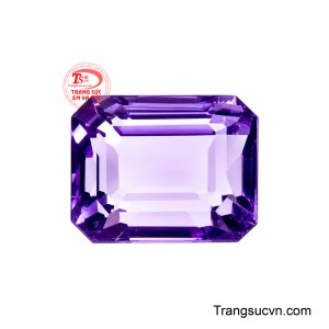Viên Thạch Anh Tím Tử Ngọc được chế tác theo dáng chữ nhật cân đối, viên đá sở hữu những giác cắt sắc sảo được tính toán tỉ mỉ nhằm tối ưu khả năng phản chiếu ánh sáng.