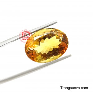 Mỗi lần ánh sáng lướt qua, bề mặt viên đá phản chiếu vẻ lấp lánh dịu dàng, tôn lên nét sang trọng và giá trị độc bản vốn có của đá quý thiên nhiên.