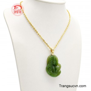 Hình ảnh được chế tác với những đường nét mềm mại, thể hiện sự tinh tế và giá trị nghệ thuật của món trang sức.