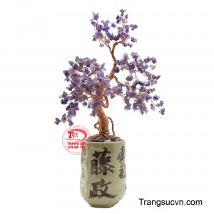 Cây tài lộc thạch anh tím biểu tượng của sự hưng thịnh, may mắn và bình an, vật phẩm phong thủy này giúp gia chủ chiêu tài tiến bảo và thanh lọc năng lượng xấu.