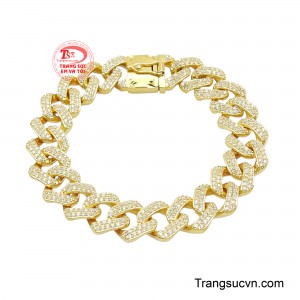 Lắc Tay Nam Phú Quý mang phong thái mạnh mẽ, sang trọng với thiết kế mắt xích bản lĩnh.