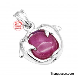 Giúp tổng thể trở nên nhẹ nhàng và duyên dáng khi đeo trên cổ người phụ nữ. 