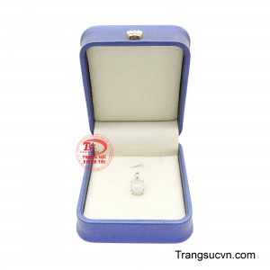Từ thanh lịch hằng ngày đến sang trọng khi dự tiệc.