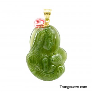 Mặt Dây Đức Mẹ Cẩm Thạch mang vẻ đẹp trang nghiêm và đầy ý nghĩa với hình ảnh Đức Mẹ được chạm khắc mềm mại, tinh tế trên nền đá cẩm thạch xanh tự nhiên.