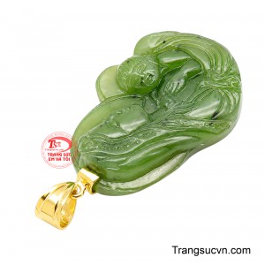 Từng đường nét khuôn mặt, mái tóc và hình ảnh Đức Mẹ bồng Chúa Hài Đồng được thể hiện tỉ mỉ, làm nổi bật giá trị nghệ thuật của sản phẩm. 