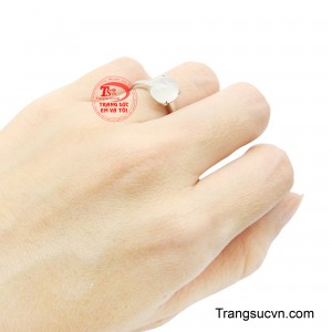 Không quá cầu kỳ hay phô trương, tuyệt tác này là sự hòa quyện hoàn hảo giữa nét cổ điển thanh lịch và tinh thần tối giản hiện đại.
