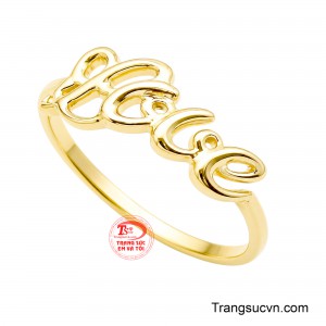 Kiểu dáng ôm tay nhẹ nhàng mang lại cảm giác thoải mái, đồng thời tôn lên nét thanh thoát của bàn tay phái đẹp. 