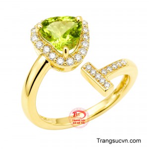 Thiết kế kết hợp độc đáo cùng chữ T cách điệu đính đá cz lấp lánh, tạo nên điểm nhấn hiện đại và khác biệt. 
