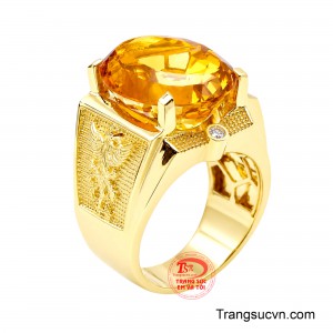 Nhẫn thạch anh vàng long phụng nổi bật với viên thạch anh vàng tự nhiên sắc vàng mật ong rực rỡ.