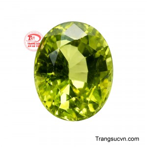 Peridot Oval Lục Bích tỏa sáng với sắc xanh lục tươi mát, tựa làn gió đầu hạ len qua những khu vườn ngập nắng.