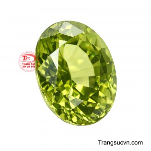 Peridot được xem là biểu tượng của niềm vui, giúp người đeo cảm nhận sự lạc quan và cân bằng trong cuộc sống. 