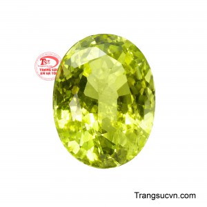 Viên Peridot Oval Lục Diệp sở hữu sắc xanh lục tươi sáng phớt ánh vàng nhẹ, gợi liên tưởng đến màu của những chiếc lá non dưới ánh nắng. 
