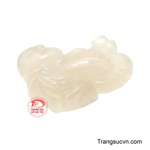 Sản phẩm mang ý nghĩa chiêu phúc, tăng vượng khí, thu hút may mắn và gìn giữ sự an yên cho người sở hữu. 